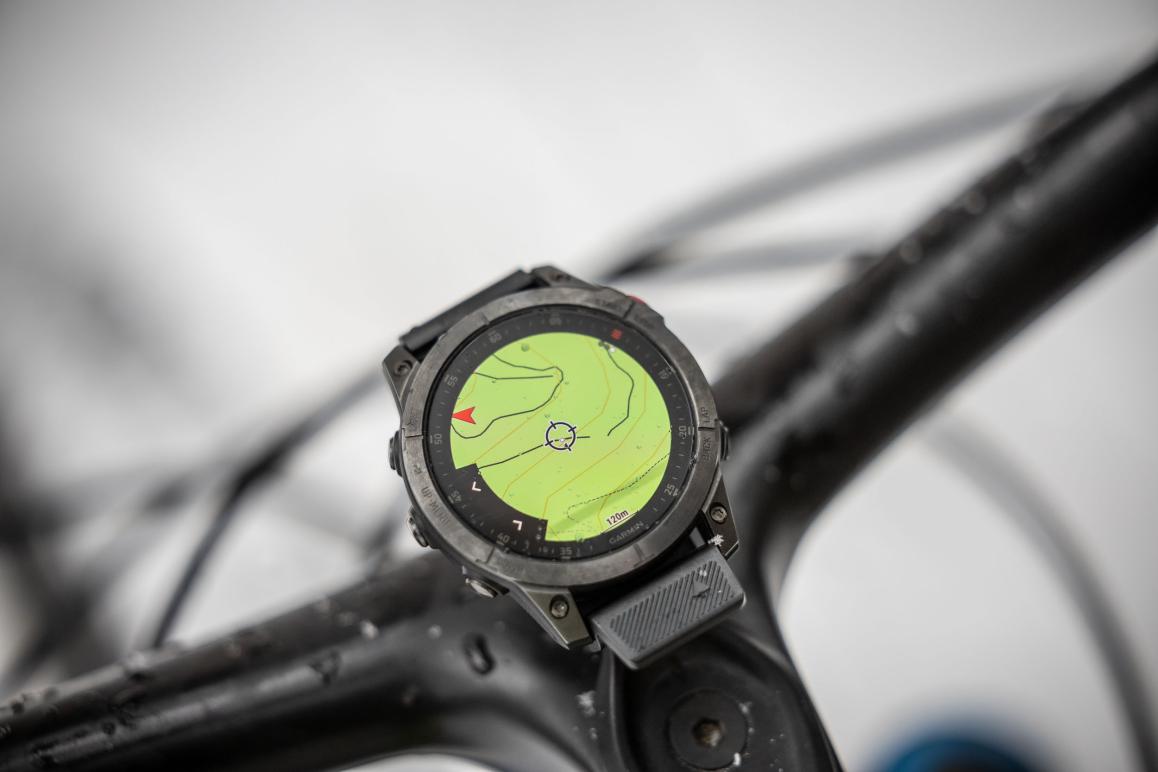 Garmin Instinct Crossover Solar - the Best of Both Worlds