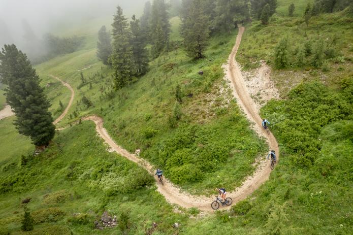 Sellaronda in več - Gorsko kolesarjenje v Južnotirolski dolini Val Gardena