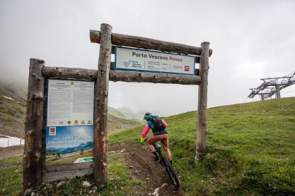 Sellaronda i więcej - Jazda na rowerze górskim w południowotyrolskiej dolinie Val Gardena