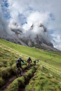 Sellaronda a více - Jízda na horském kole v Jižním Tyrolsku v údolí Gröden