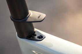 Hassle-free seatpost clamp with a maximum tightening torque of 8 NM