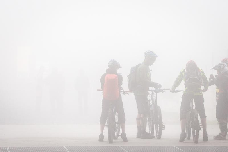 U Austriji ne postoje zakonski okviri, nema profesionalnog profila koji definira, regulira i ograničava ovlasti, aktivnosti i za to potrebne obuke za vodiče biciklističkih tura. Bikeguide Austrija radi na uklanjanju povezanih razlika u kvaliteti i sivih zona.