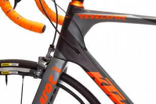Slick cable routing and direct mount brakes not only in the front …
