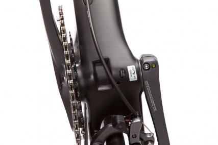 … but also in the back. For better force absorption, thinner seat stays and advanced aerodynamics the brake was reallocated below the chain stays.